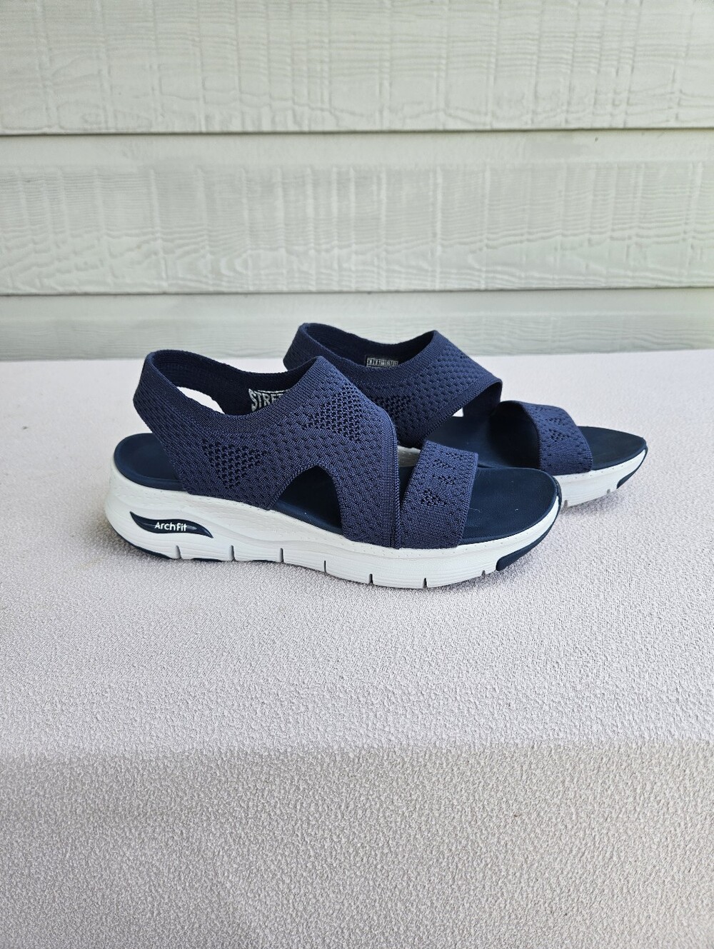 Skechers Arch Fit Brightest Day Women SZ 8 Sandals Navy Platform Slingback Vegan